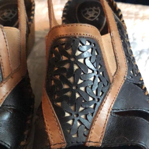 Ariat leather sandals women’s size 6 in good condition blue and tan - Picture 6 of 7